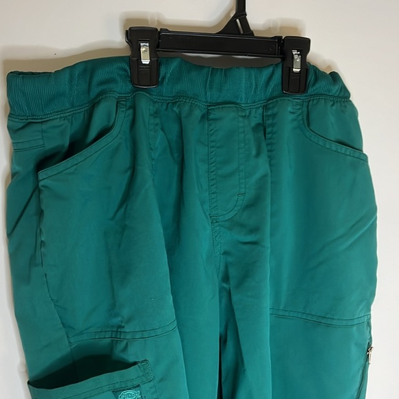 Dickies elastic waist green scrub pants - Picture 2 of 5
